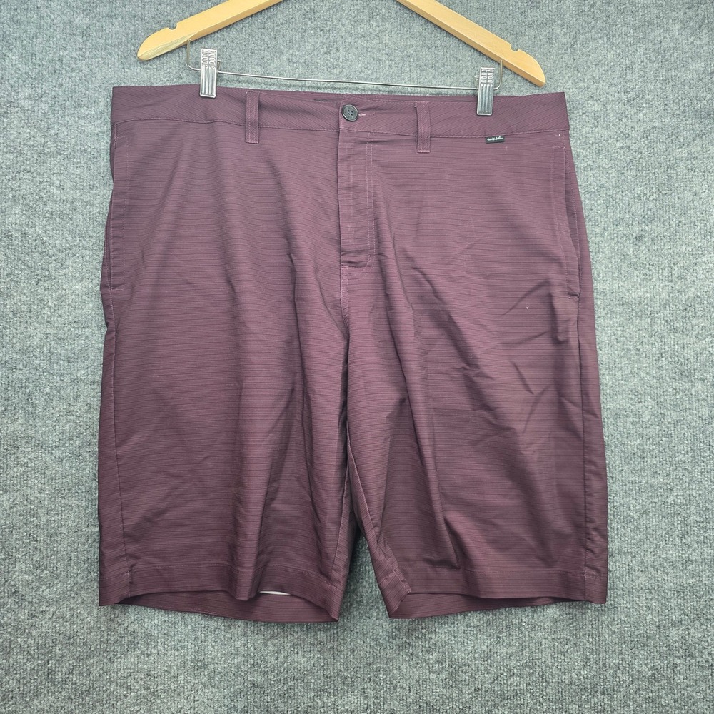 TravisMathew Mens Golf Shorts Burgundy Micro Stripe Performance Stretch Size 36